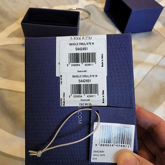 Swarovski Mix and Match Silver Tone Bangle with Blue and Clear Crystals - Size M - Picture 7 of 9